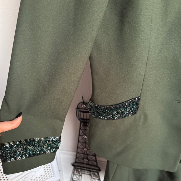 John Meyer Of Norwich Elegant Set of 2Pc Beaded Jacked Skirt Suit  Sz 8 - Picture 2 of 14